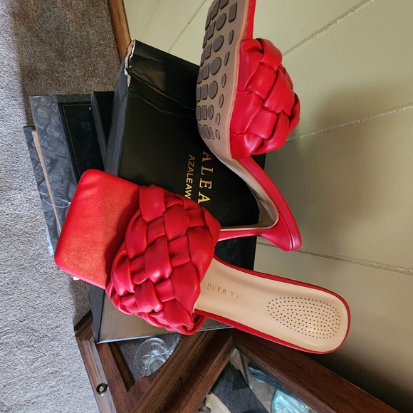 BOOTS - Picture 5 of 5